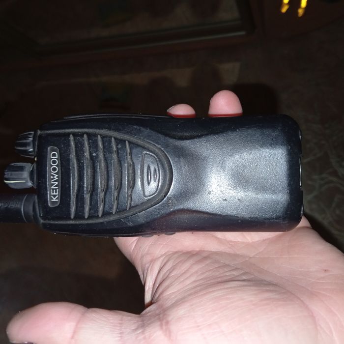 Продам радиостанцию Kenwood