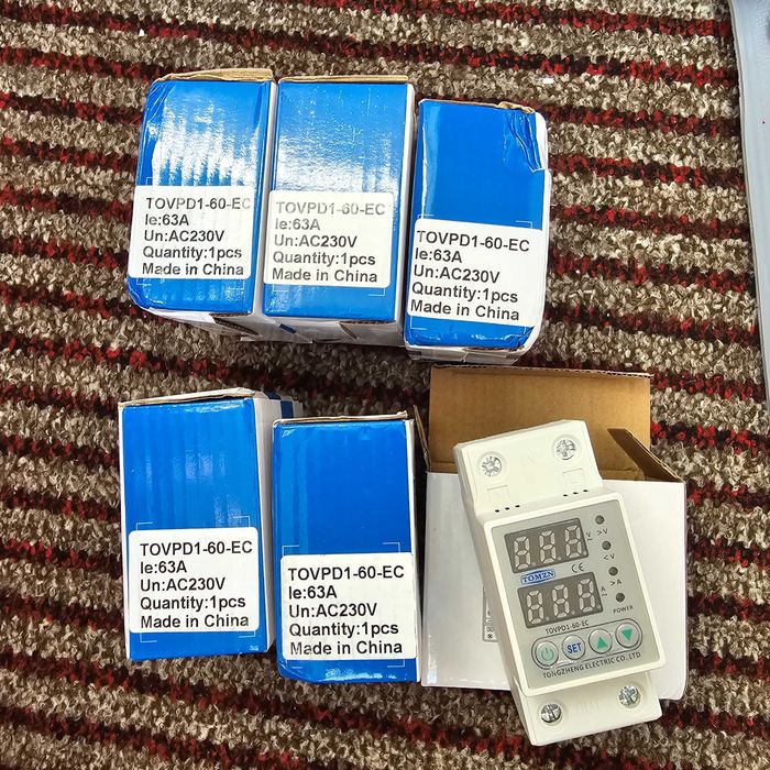 Устройство защиты от перенапряжения и пониженного напряжения 63А 230В