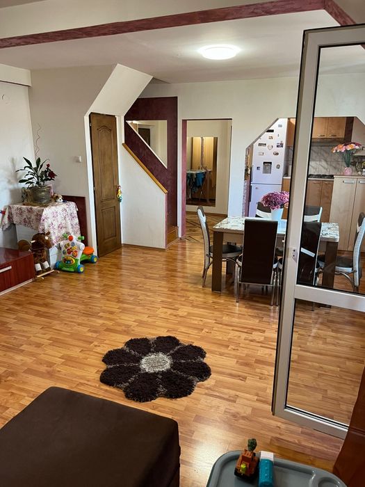 Vand Mansarda 3camere situata in zona Mihai Viteazu, Cedoniaan. Mobilata utilata si intabulata — fotografia 1