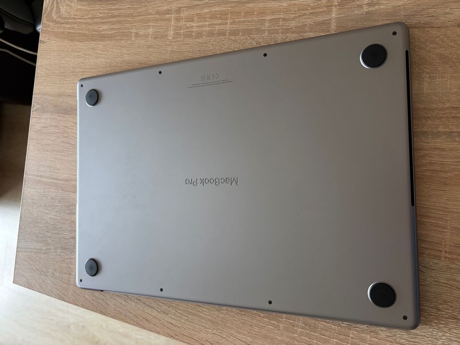 MacBook Pro M1 Pro 16GB / 512GB Space Gray 16"