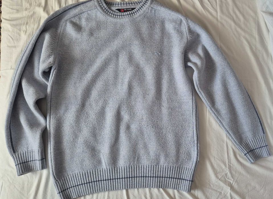 Светлосин пуловер - L размер