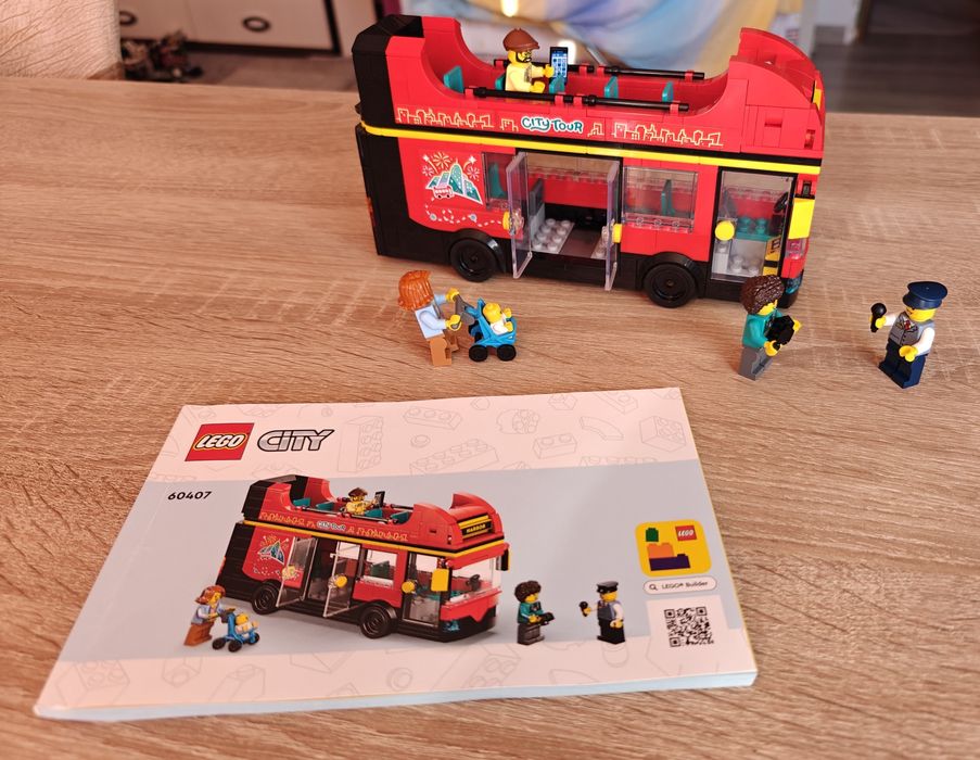 LEGO City - Autobuz turistic rosu cu etaj 60407