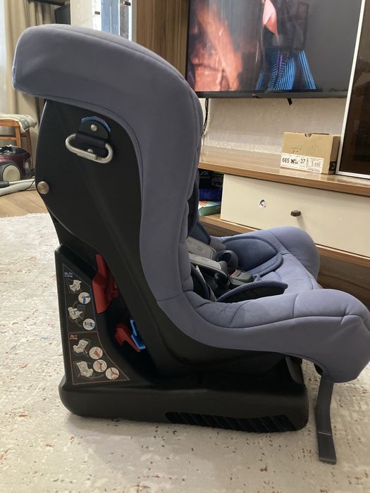 Детское автокресло Chicco 0+ до 18 кг.
