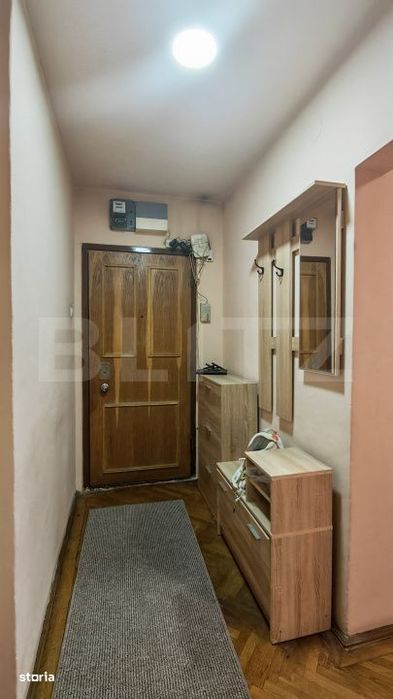 Apartament 3 camere decomandat, etaj intermediar, zona Magheru
