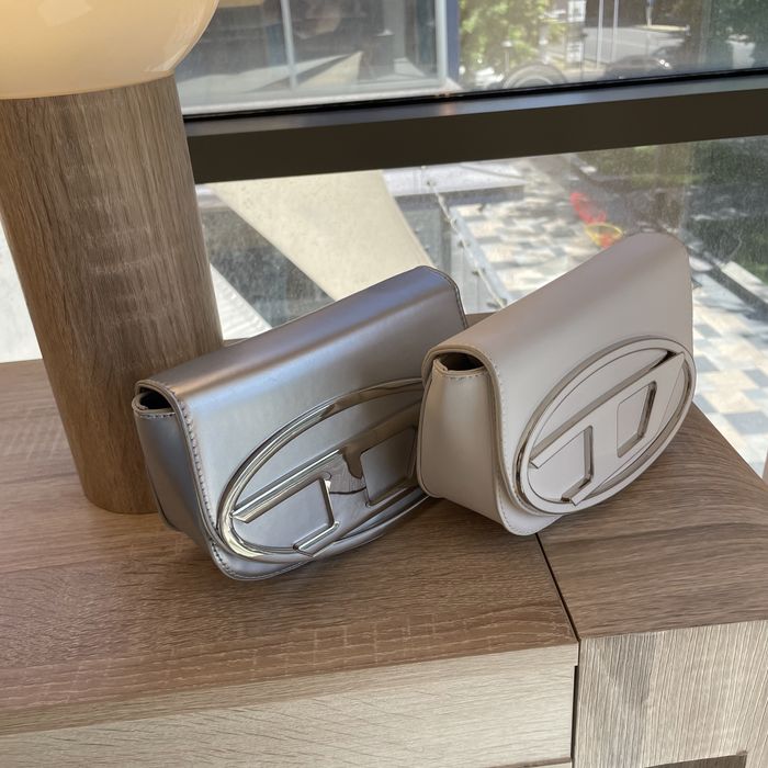 Сумки от diesel