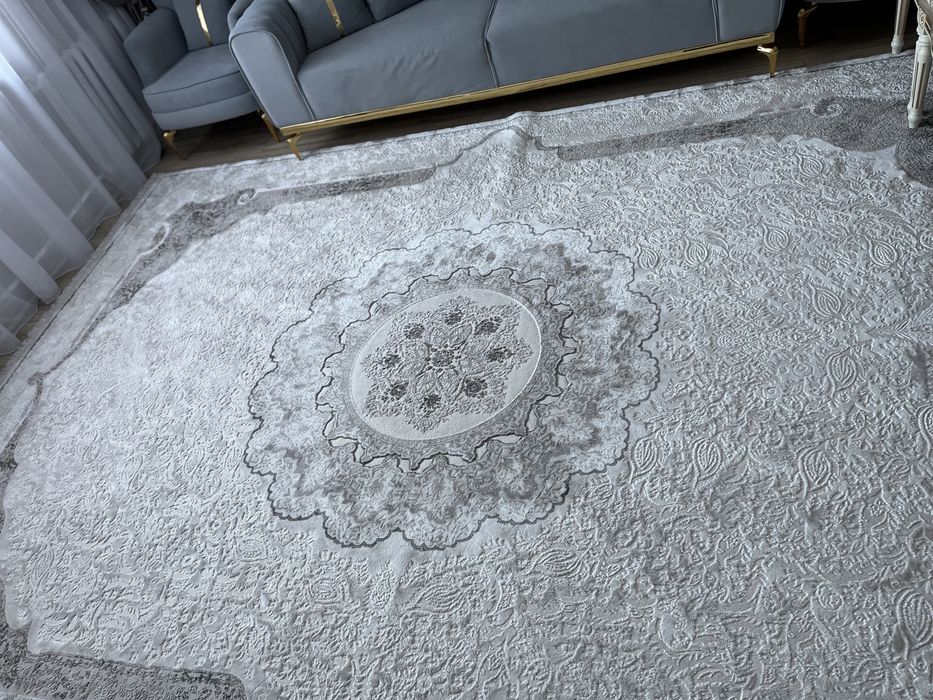 Продам турецкий ковер 300 на 400