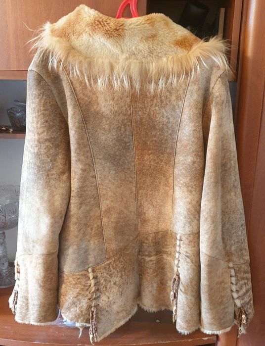 Продаётся натуральная лёгкая дубленка