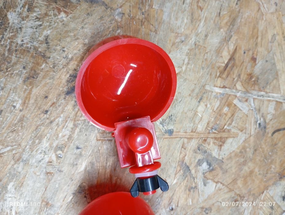 Товук жужалар сув идиши