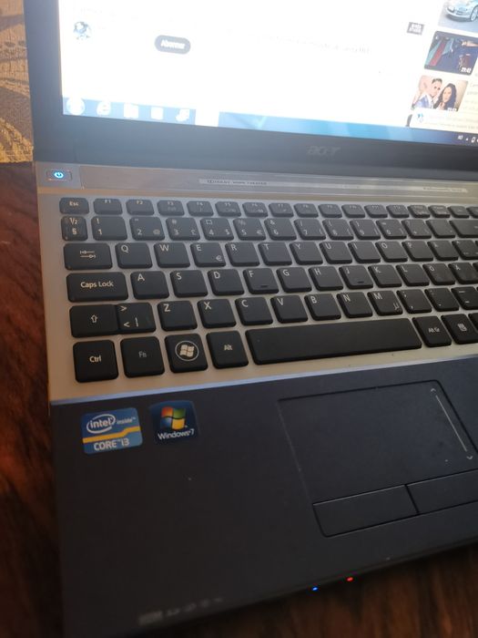 Acer aspire timeline X 5830T  procesor I3