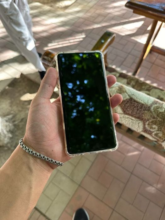 Samsung Galaxy S10 5G ochilmagan tel 100 foiz garantiyasi bor