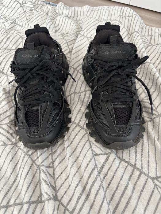 Balenciaga track triple black