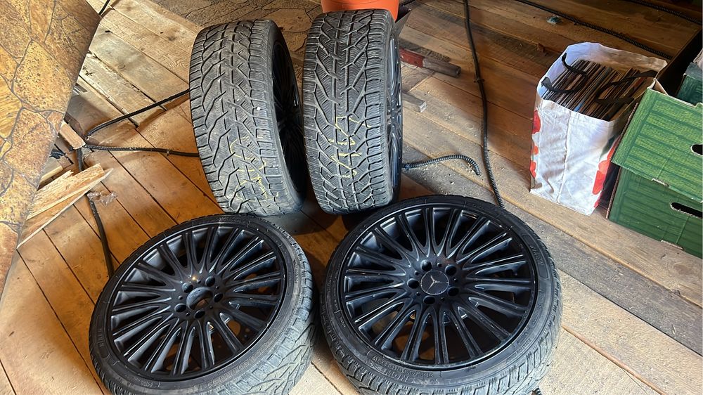 Cauciucuri + jante R18 – Set 4 bucăți• 2 × 245/40 R18 97V • 2 × 225/40 R18 92V