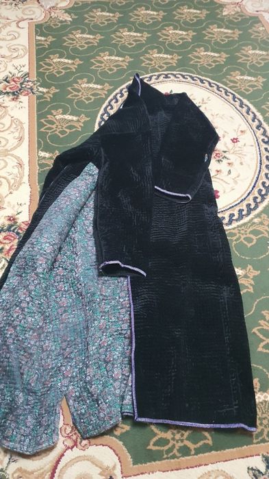 Продам Чапан на каждый день.  Состояние Зор