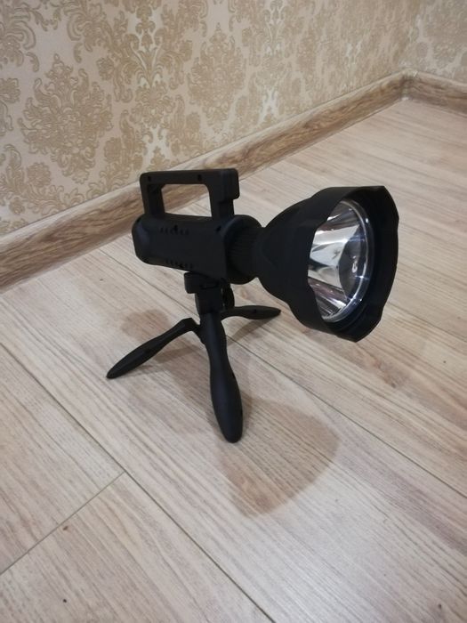 Фонарик прожектор продам