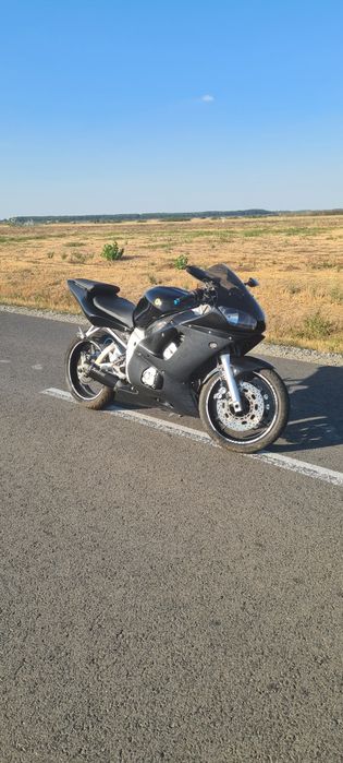 Vând Yamaha YZF R6