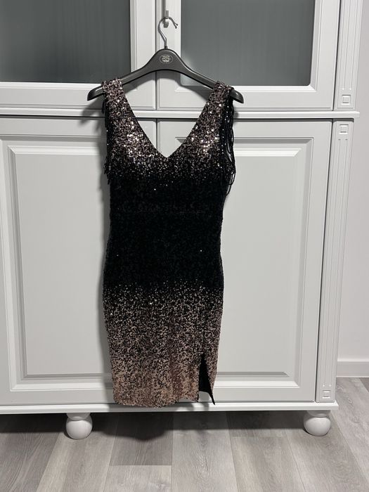 Rochie elegantă neagră cu paiete, mărimea M,