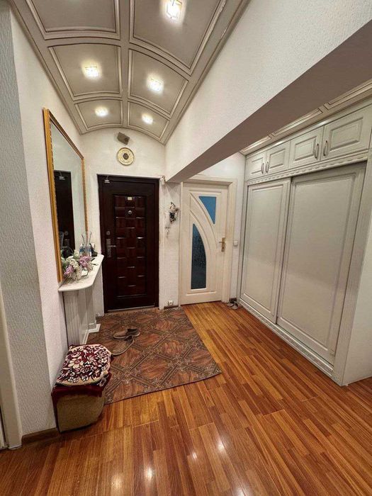 Сдается в аренду квартира 5/5/9 ориентир за Мирабад Авеню