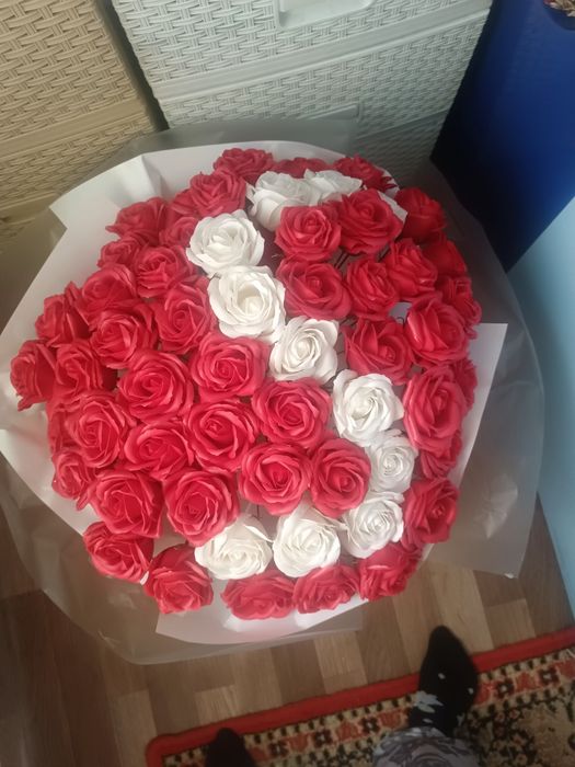Продаётся 51 роза срочно
