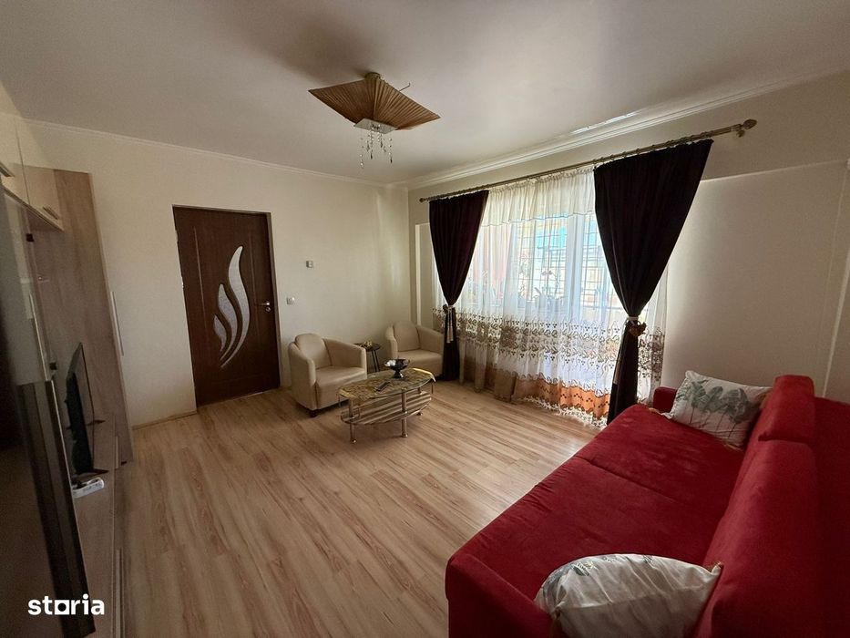 Persoana fizica vand apartament 3 camere str careiului