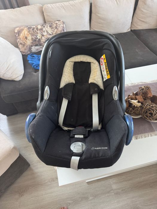 Maxi-Cosi FamilyFix + 2 столчета