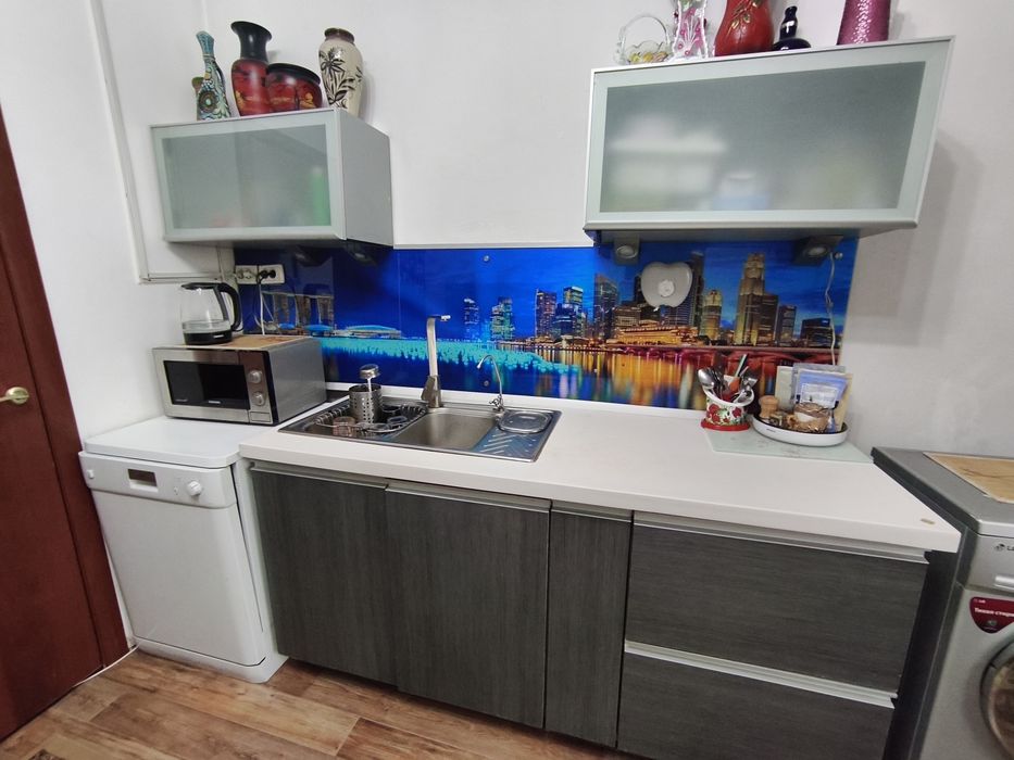 Кухонный гарнитур с техникой