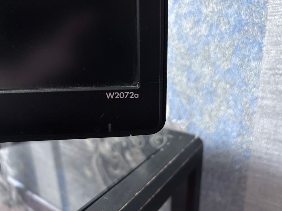 Монитор HP W2072a