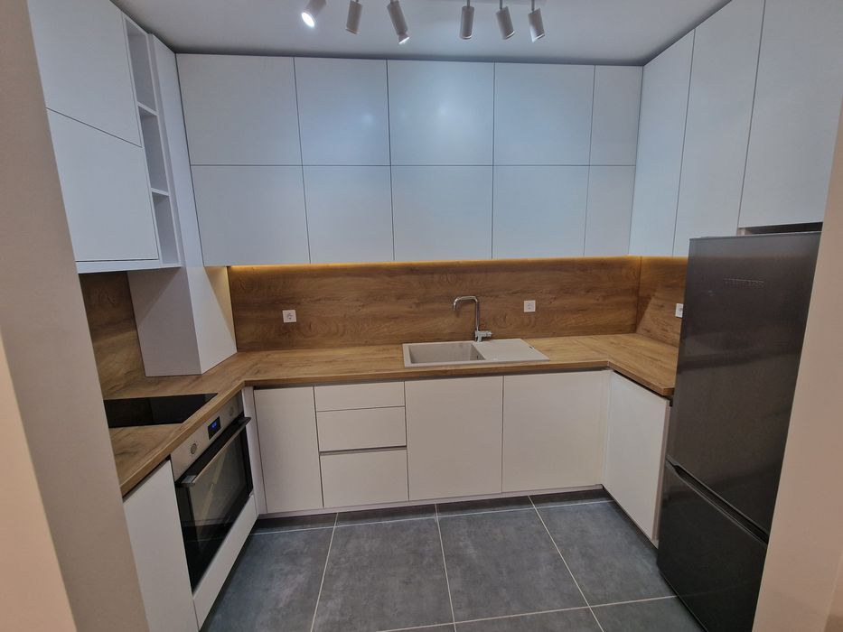 От собственик. Нов двустаен с гараж за първи наематели. южни къщи 11