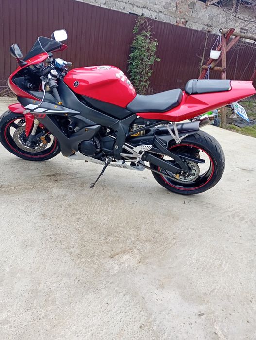 Yamaha r1  injecție ..