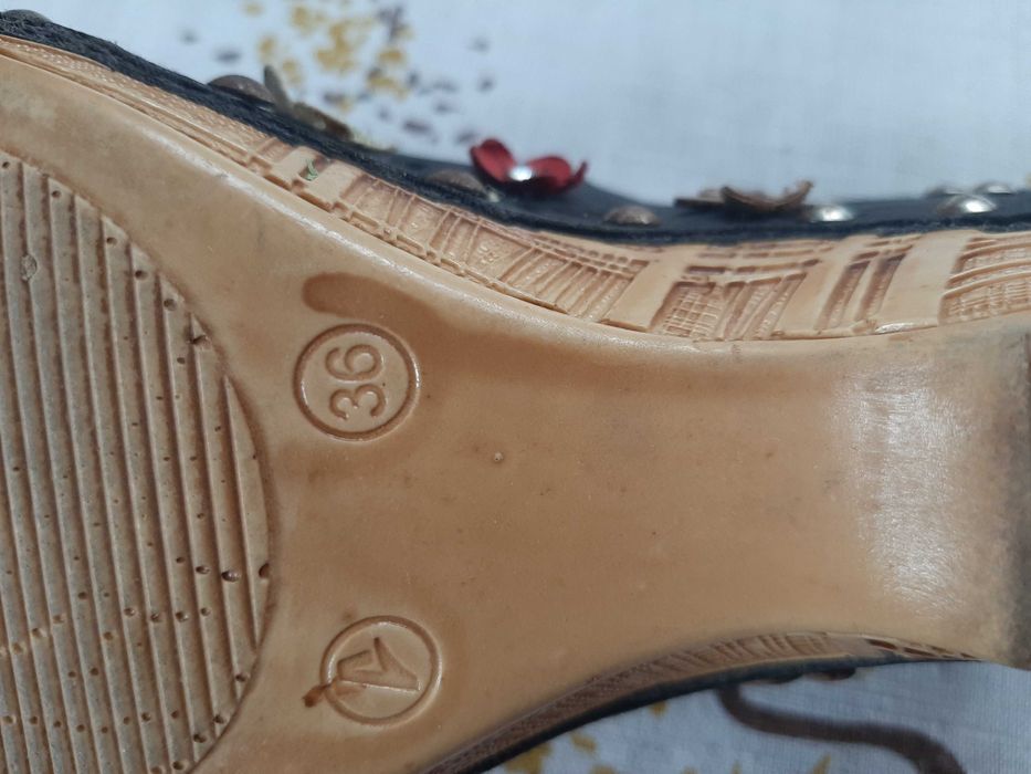 Летни дамски чехли