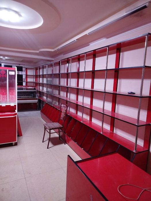 Magazin uchun tayyor polkalar