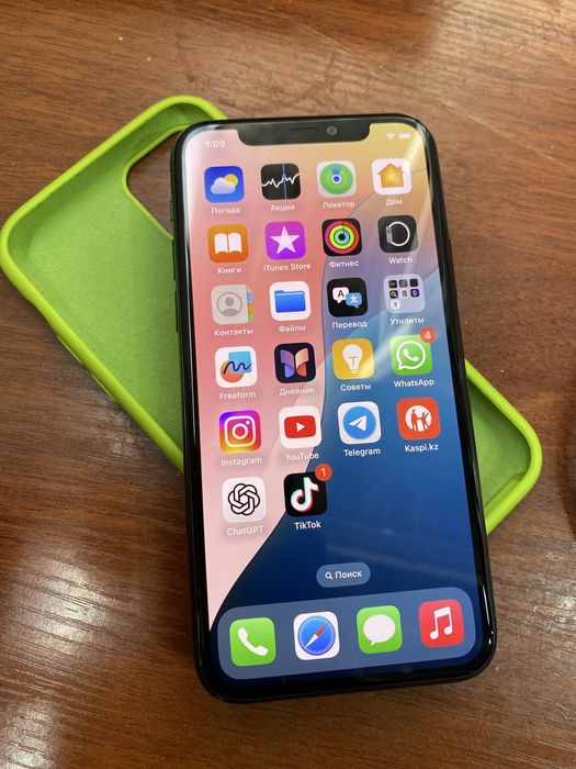 Продам iphone 11 pro на 64гб