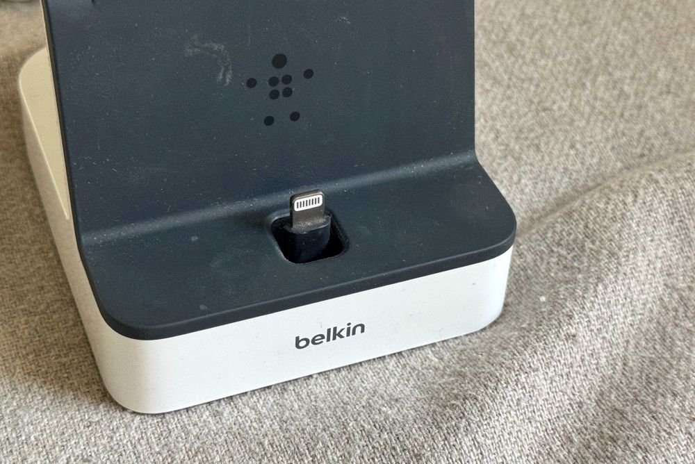 Stație încărcare Belkin PowerHouse F8J237 iPhone și Apple Watch