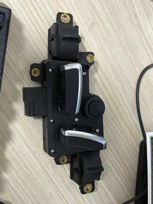 Бутони за седалка Audi A8 D3 шофьорска