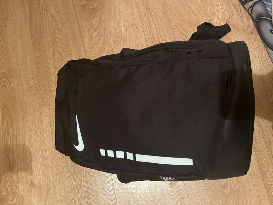 Продается найк елите