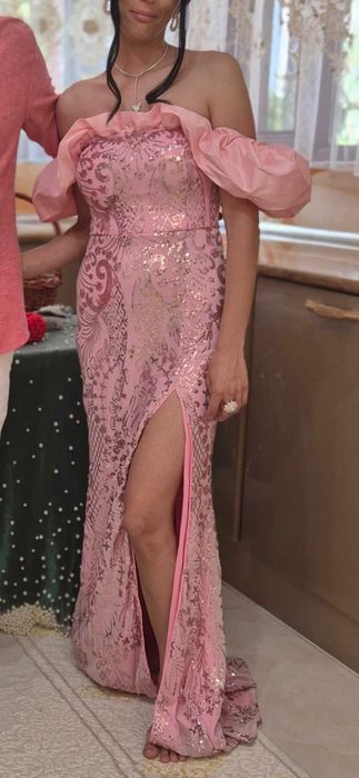 Официална рокля черна сатенена.И розова размер S