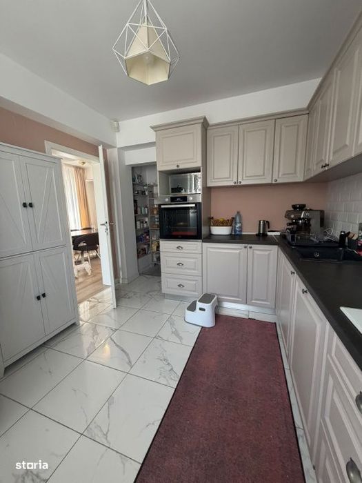 Casa/Vila 4 Camere 3 bai/Bragadiru-Cristalului