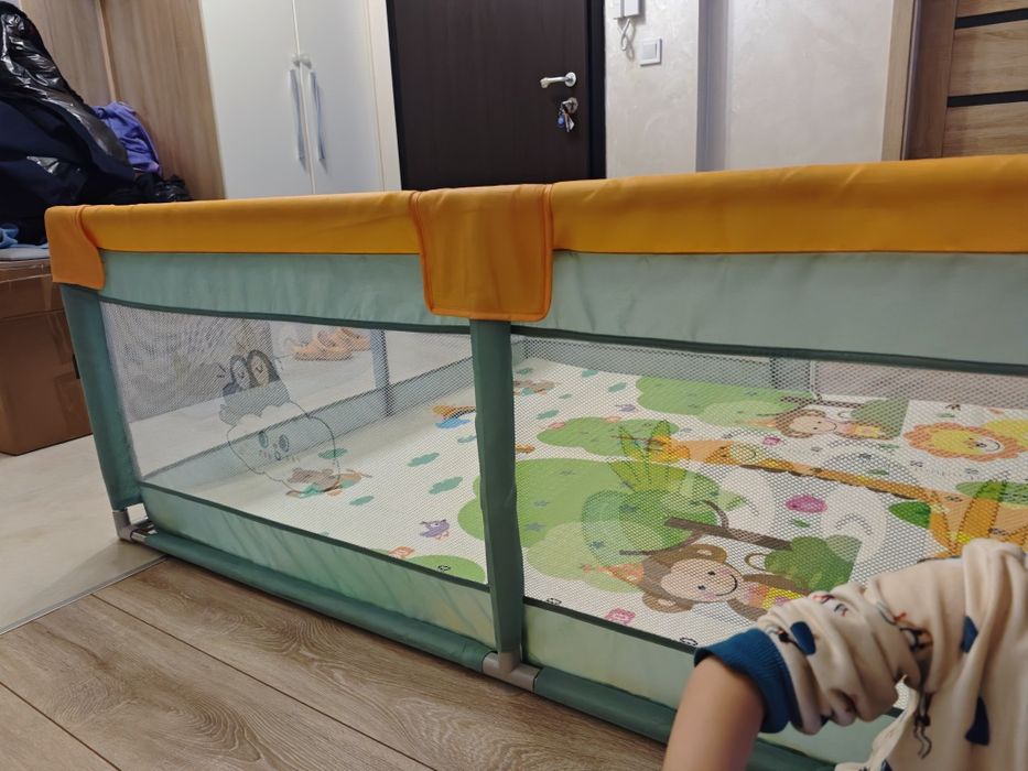 Детска кошара за игра Sonne, с вендузи и килимче, 150 x 180 x 65 см