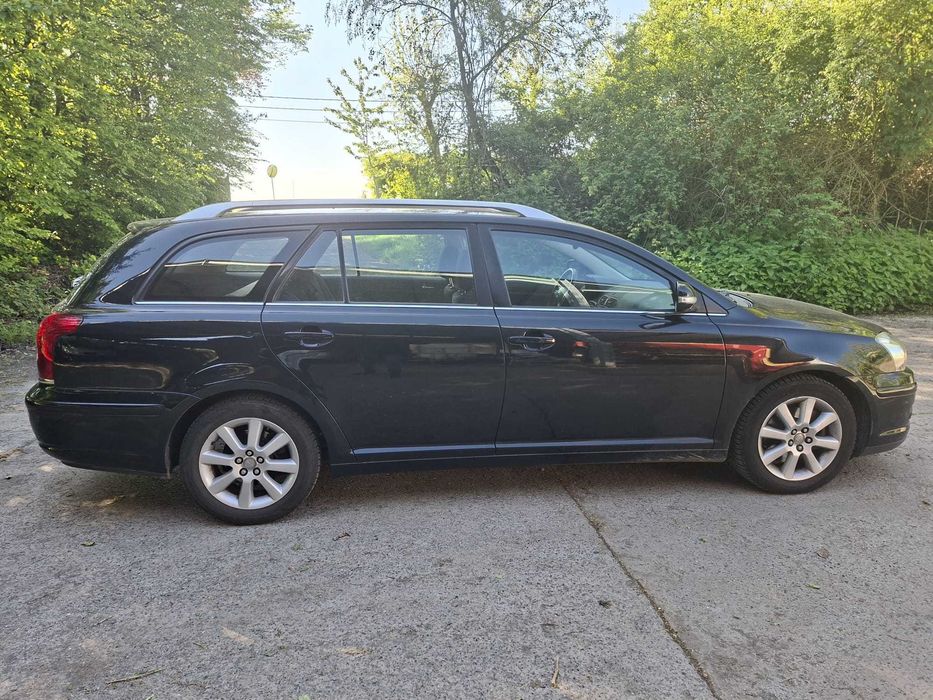 toyota avensis 2009