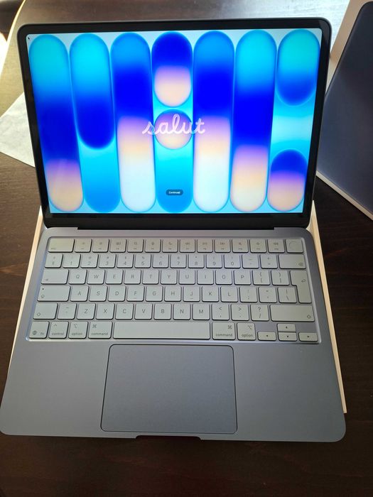 Продавам нов APPLE  Macbook NEO ( INDIGO/A18 PRO CPU/5c GPU/8GB 512 GB-ZE.