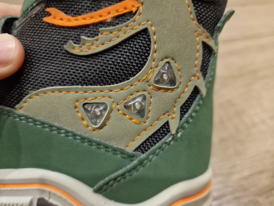 (28) Детски боти за момче светещи