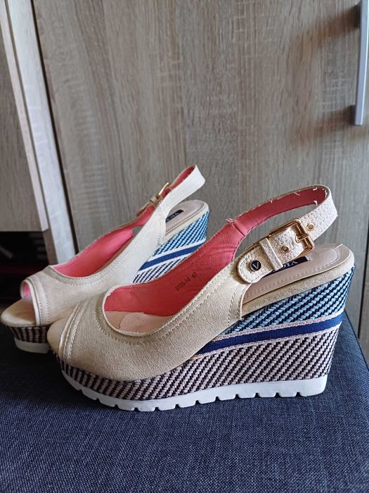 Sandale dama cu platforma