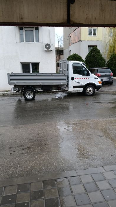 Transport moloz la cerere avem și manipulanti