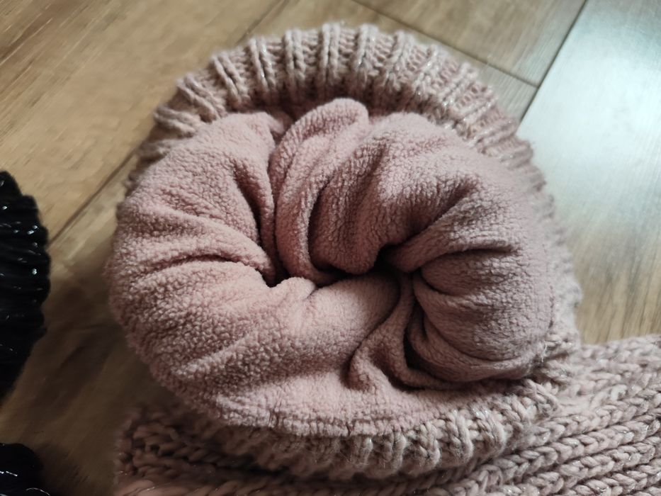 Продам теплые зимние шапки со снудом