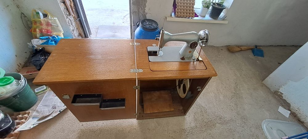 швейная машина продаеться