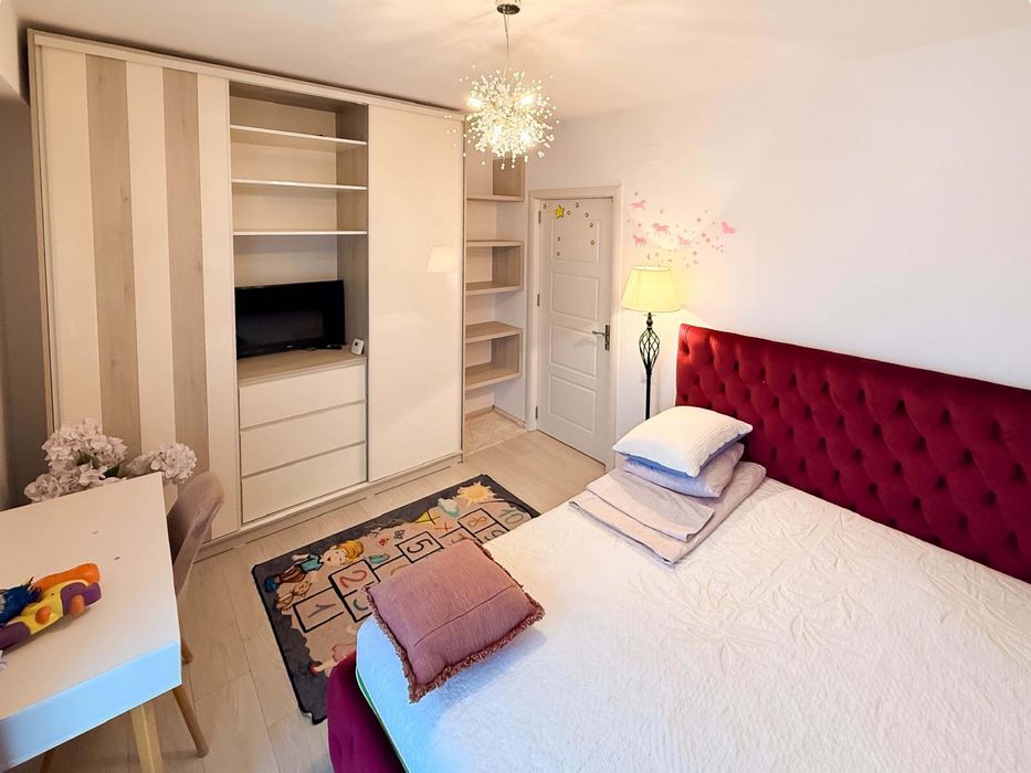 Inchiriez apartament 3 camere central