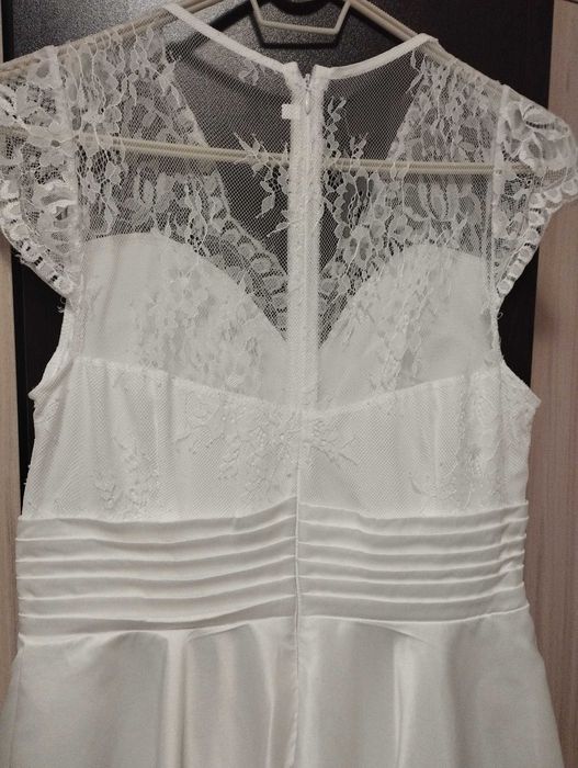 Бяла рокля (булчинска)