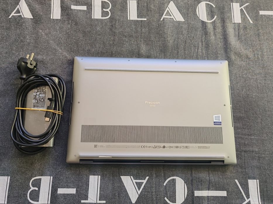 DELL precision 5550  i7 10850H 4K тъчскрийн дисплей