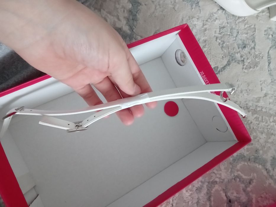 Каблук цвет белый