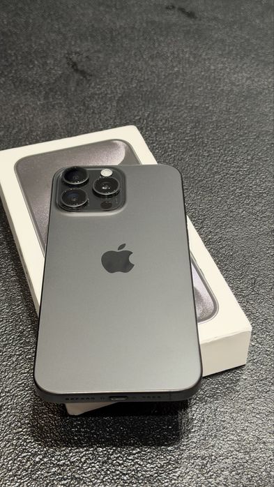 iPhone 15 Pro Max 1TB – Black Titanium – baterie 85% – cutie