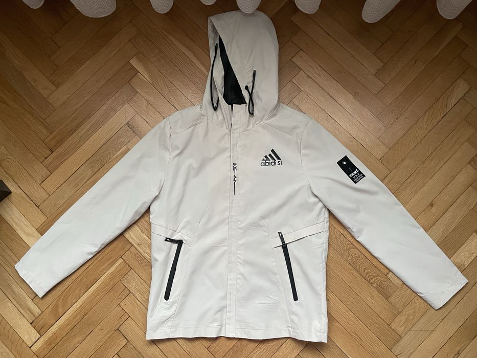 Дамско спортно яке